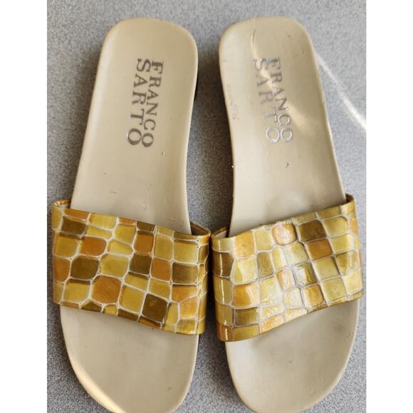Franco Sarto Yellow Brown Square Pattern 1" Sandals 6.5M Lightweight Slides - Picture 1 of 2